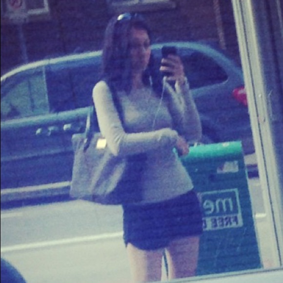 Community sweater - Picture 7 of 7